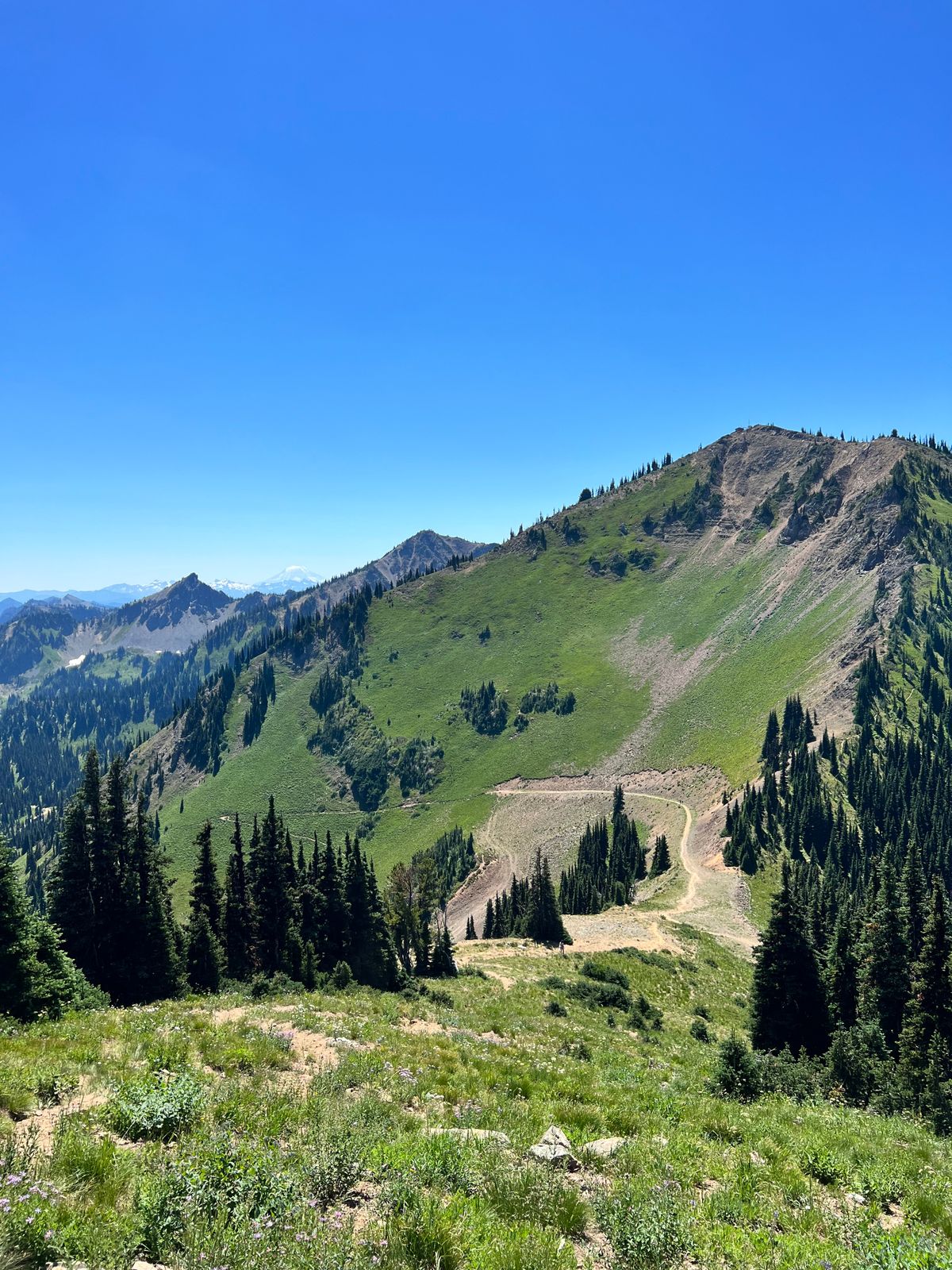 Hike down to hole 3