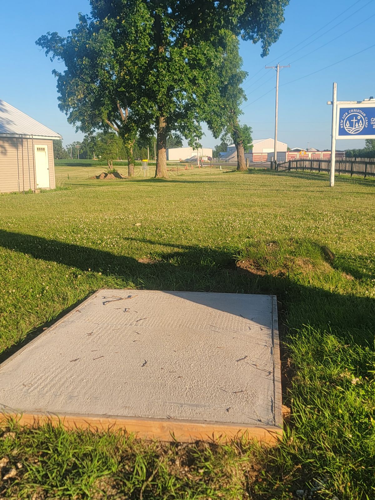 Hole 1 tee
