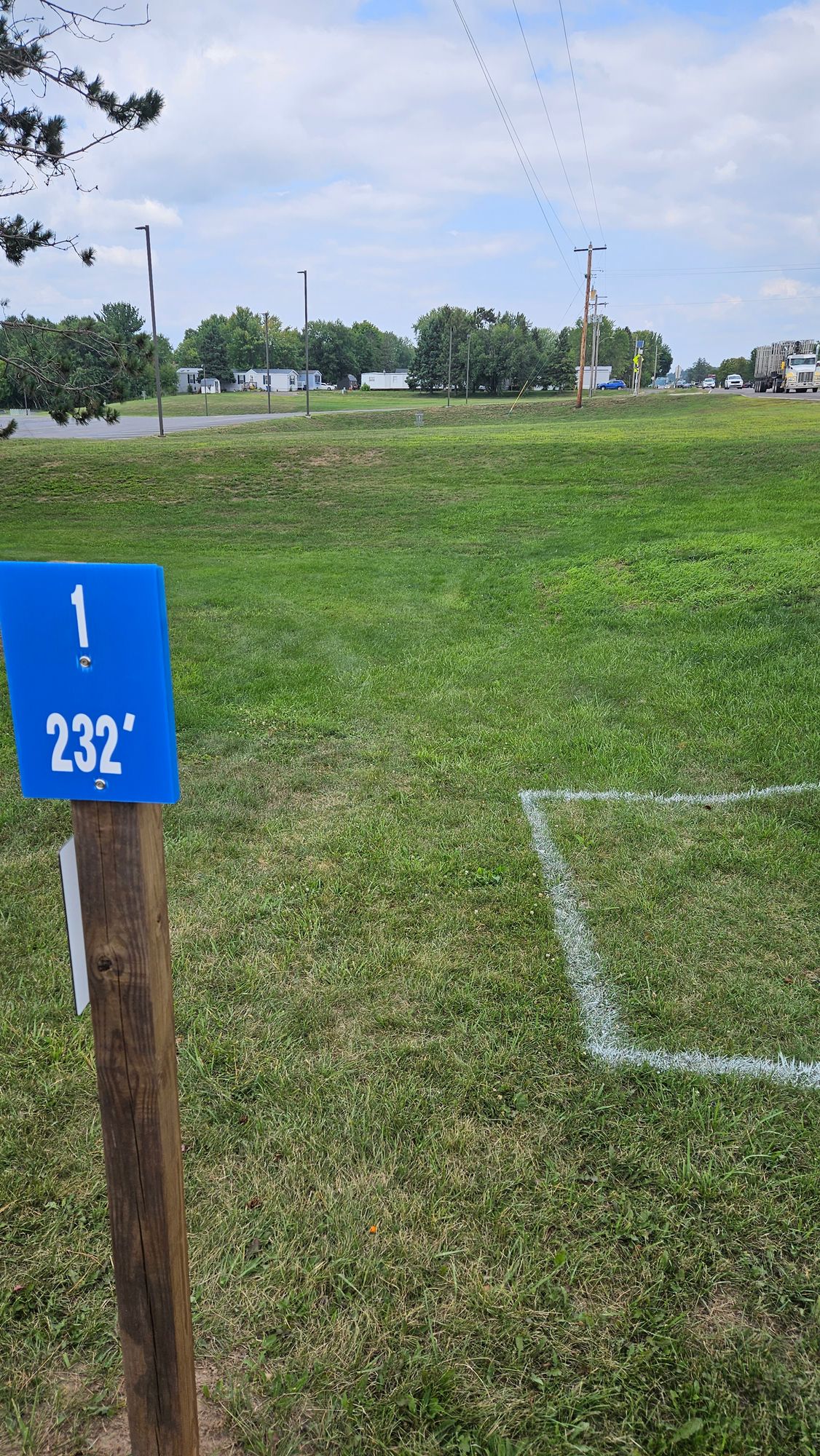 Hole 1. Easy warm up hole.