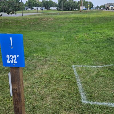 Hole 1. Easy warm up hole.