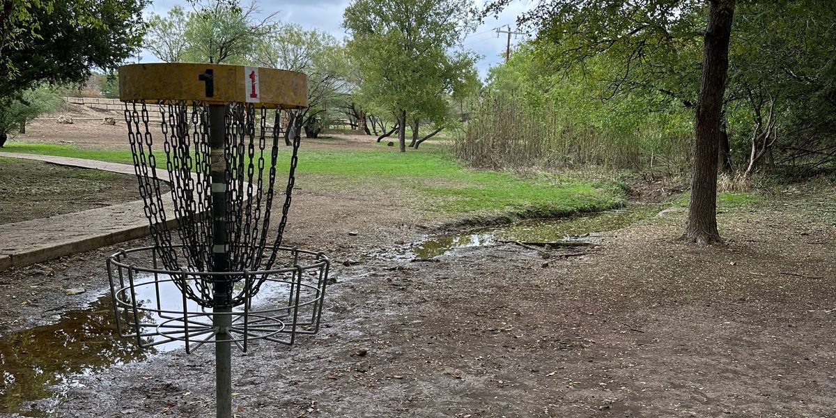 24/7 DISC GOLF - GLOW AT MAC