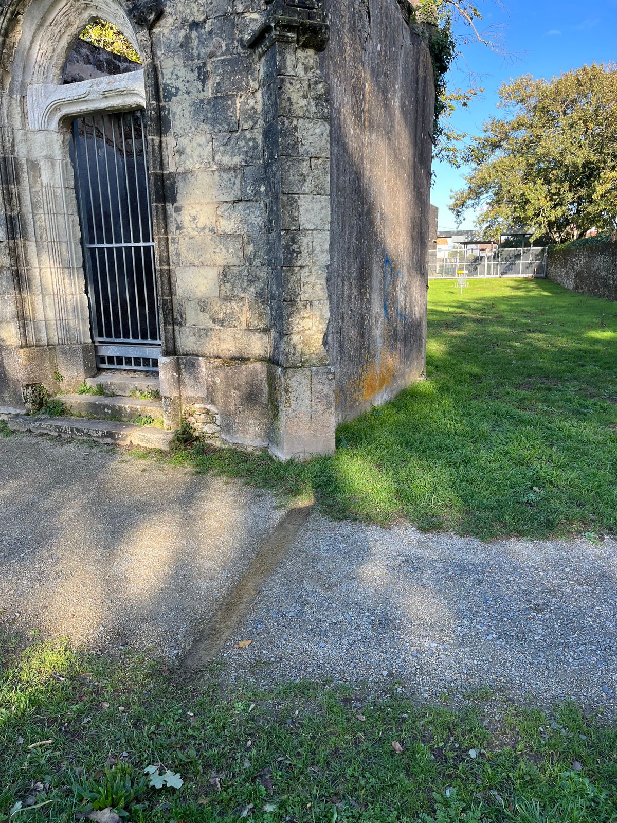 Depart panier 8 (fictif) au niveau de La Chapelle. Arrivée trou 8 fictif dans le panier 2. Par 4.