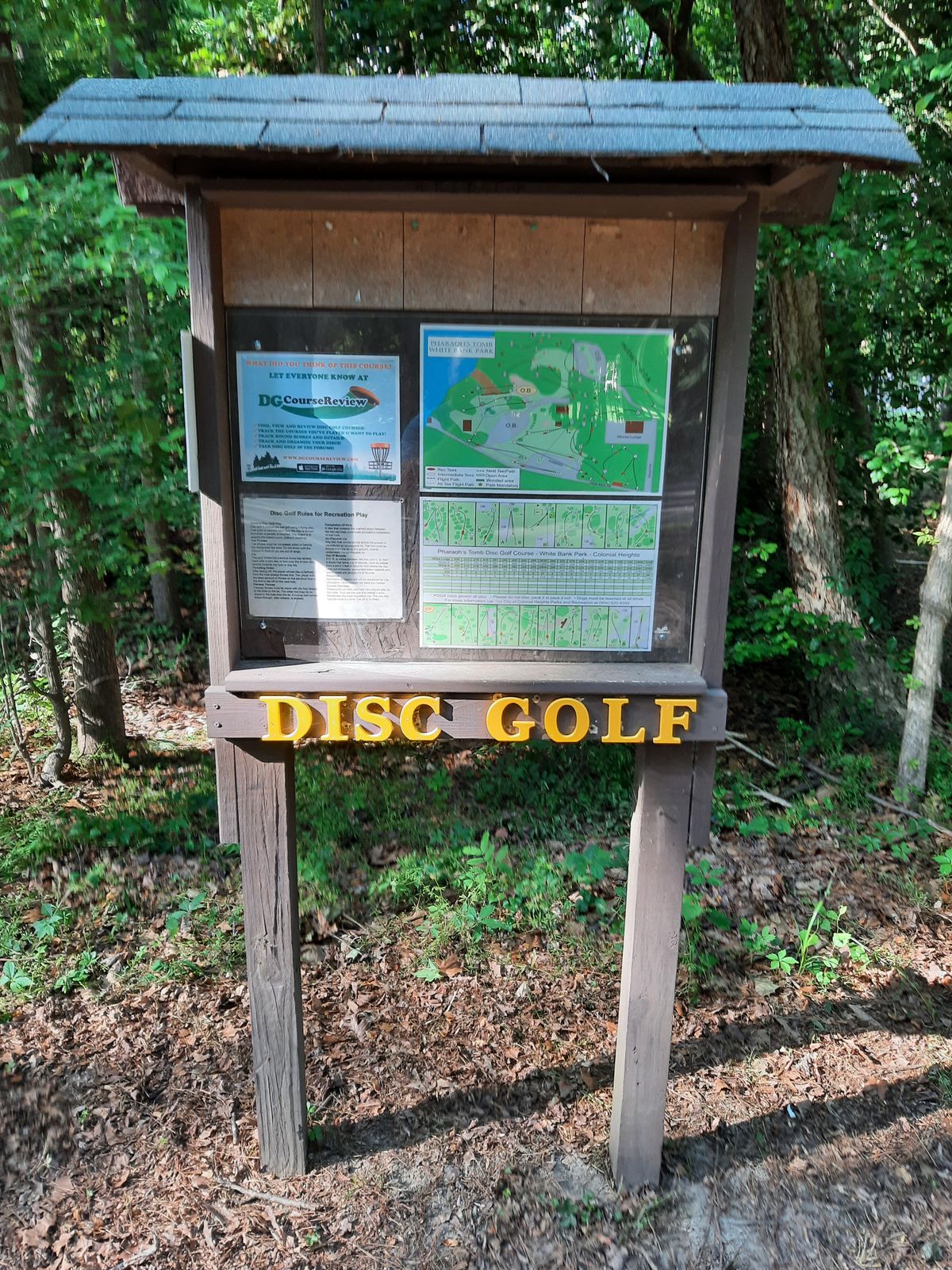 Course Kiosk located between 1 and 3's tees.