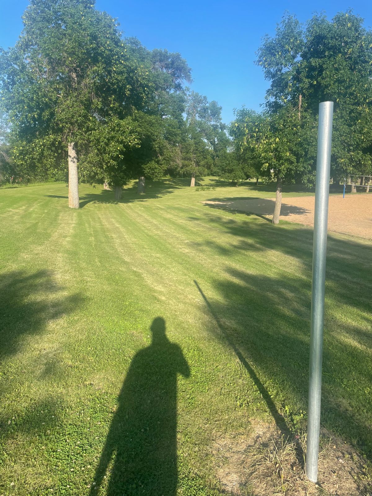 Tee 4