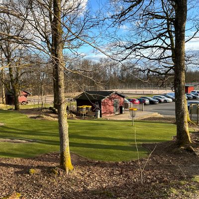 Putting area at the parking