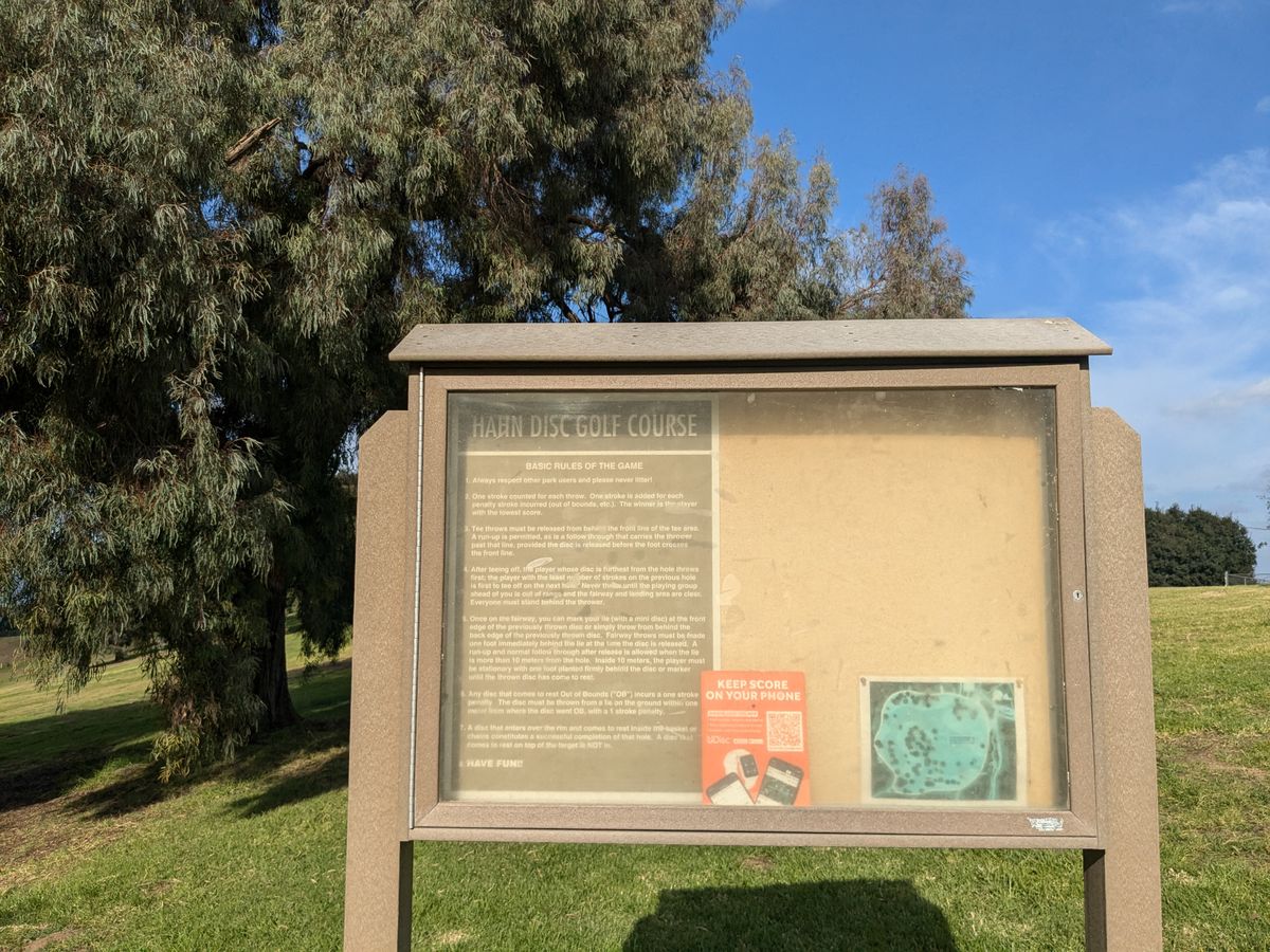 Map and info board at start of course.
