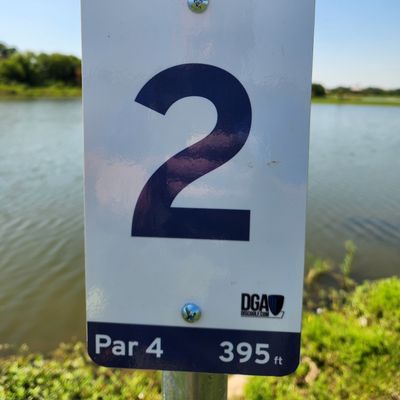 Hole 2 tee sign