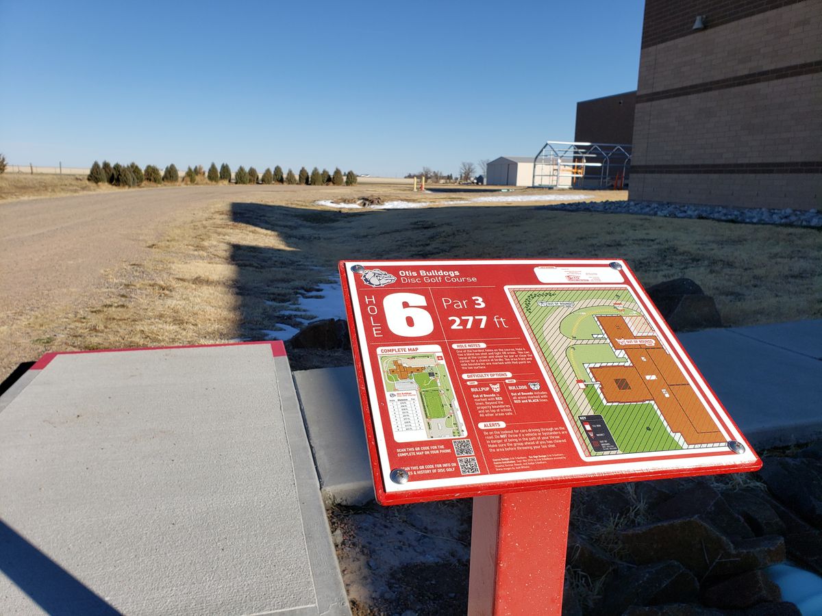 Hole 6: Tee sign