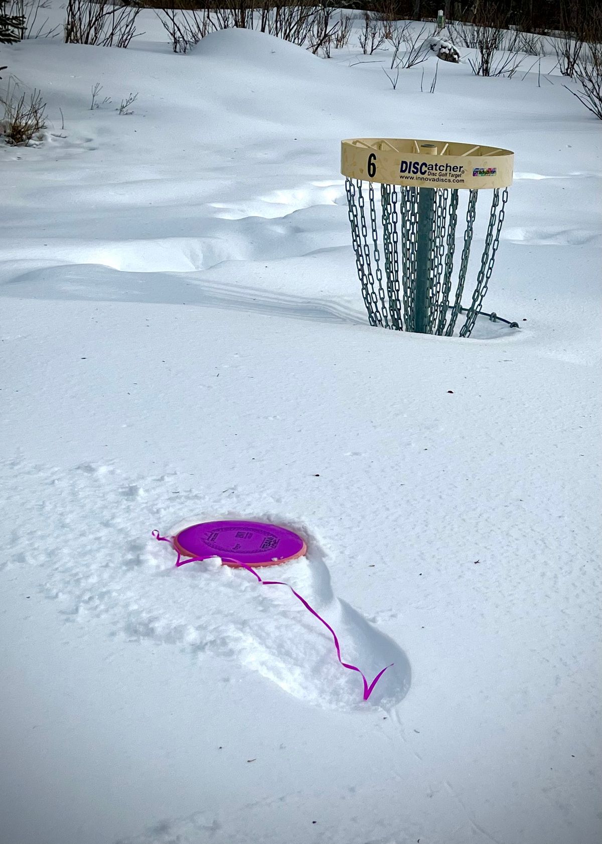 Snowy March ski round