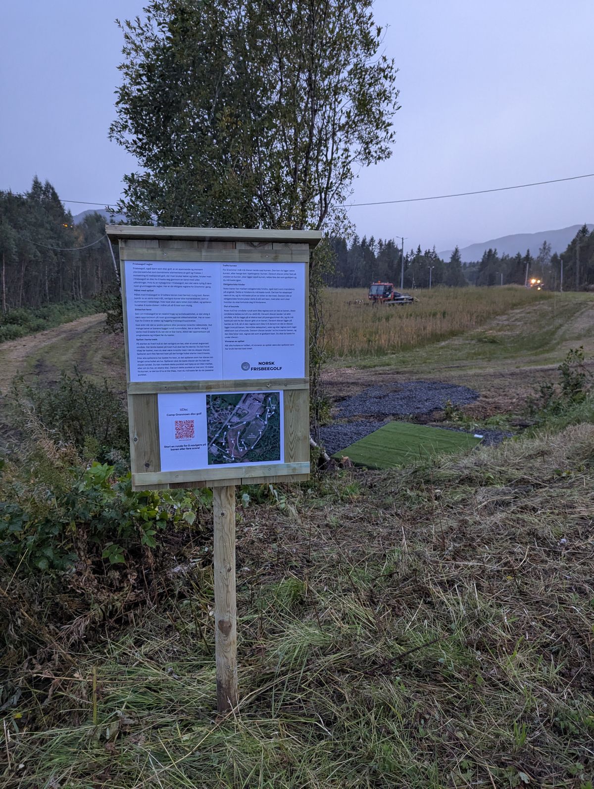 Regler i kortversjon på tee 1!