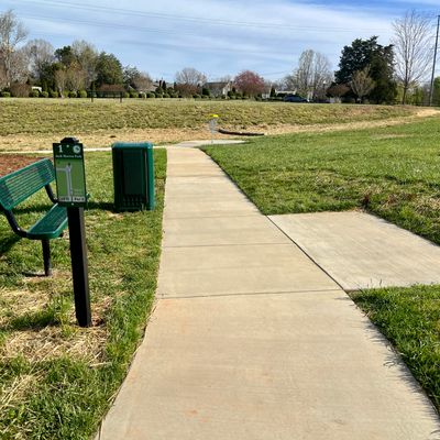 Hole 1 tee