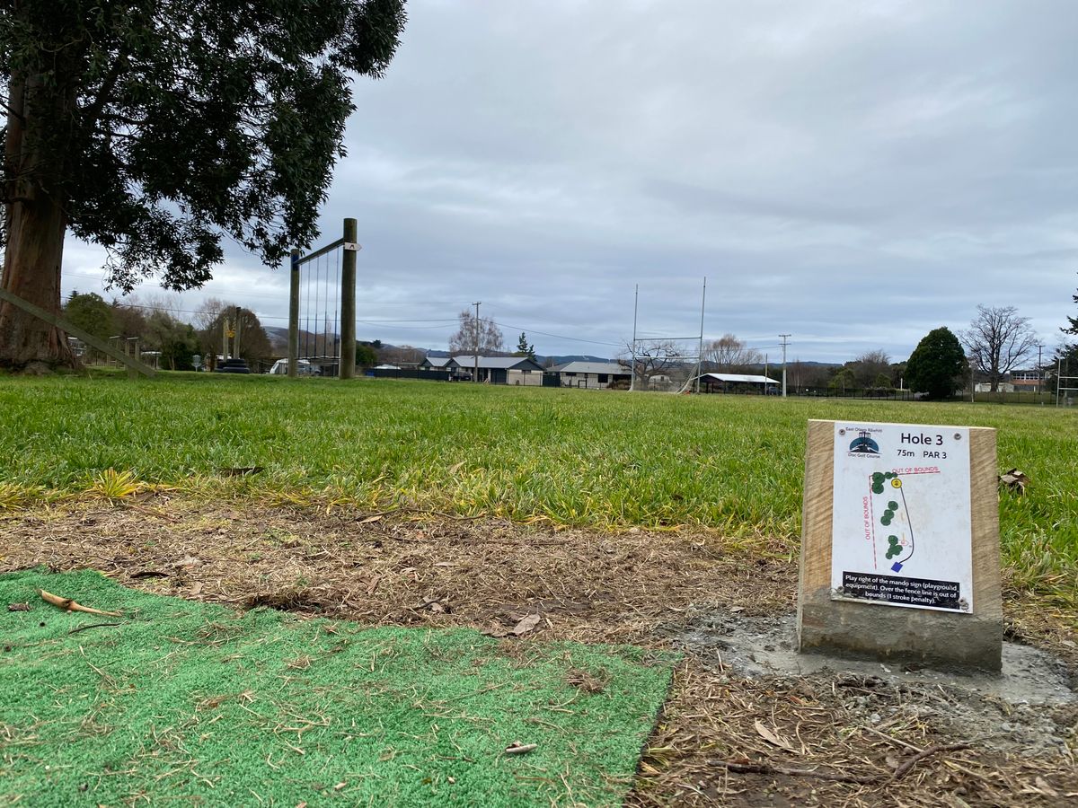 Tee pad 3, looking up the fairway towards the basket.