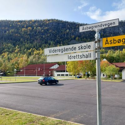 Free parking at Numedal videregående skole