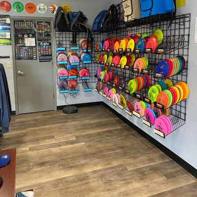 Innova, discmana and discraft.
