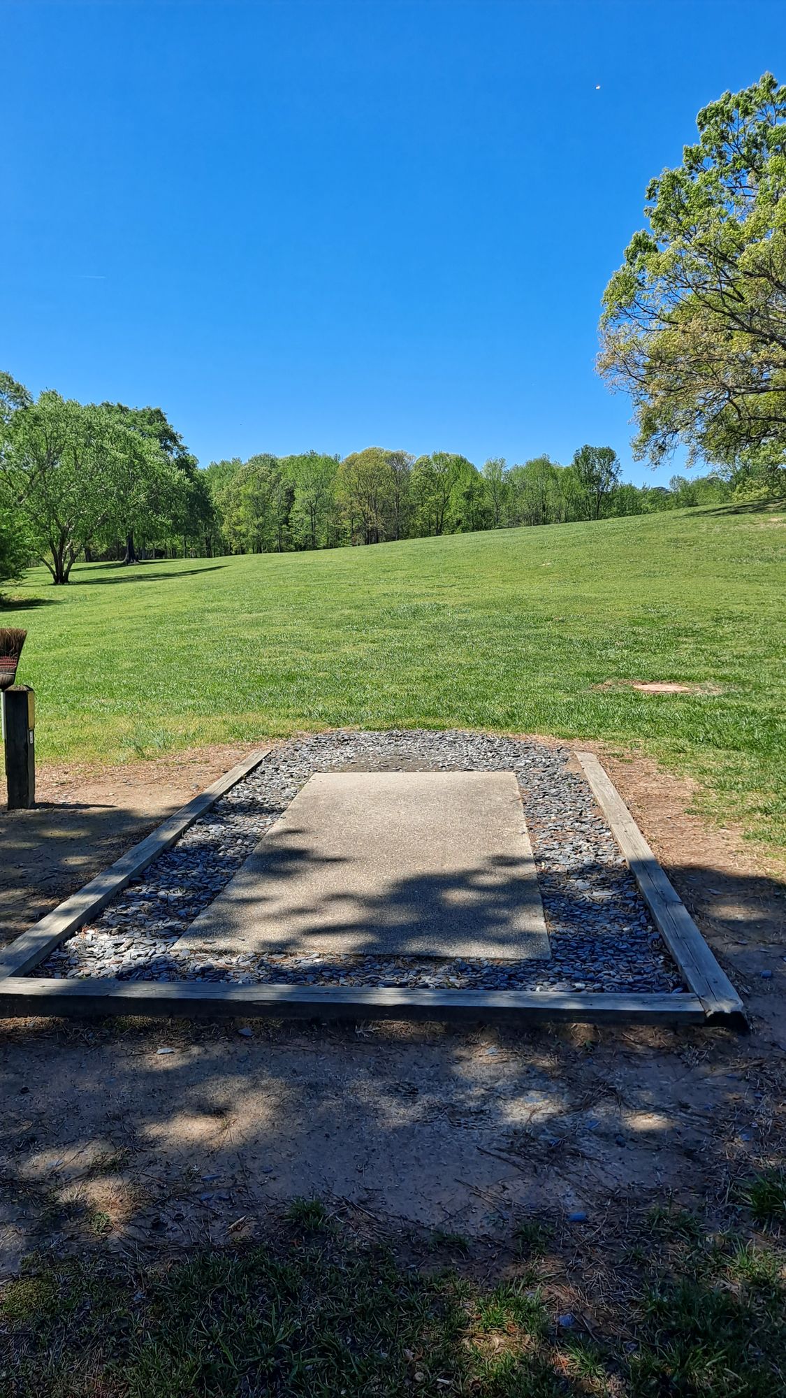 Hole 11, 393 feet to long basket