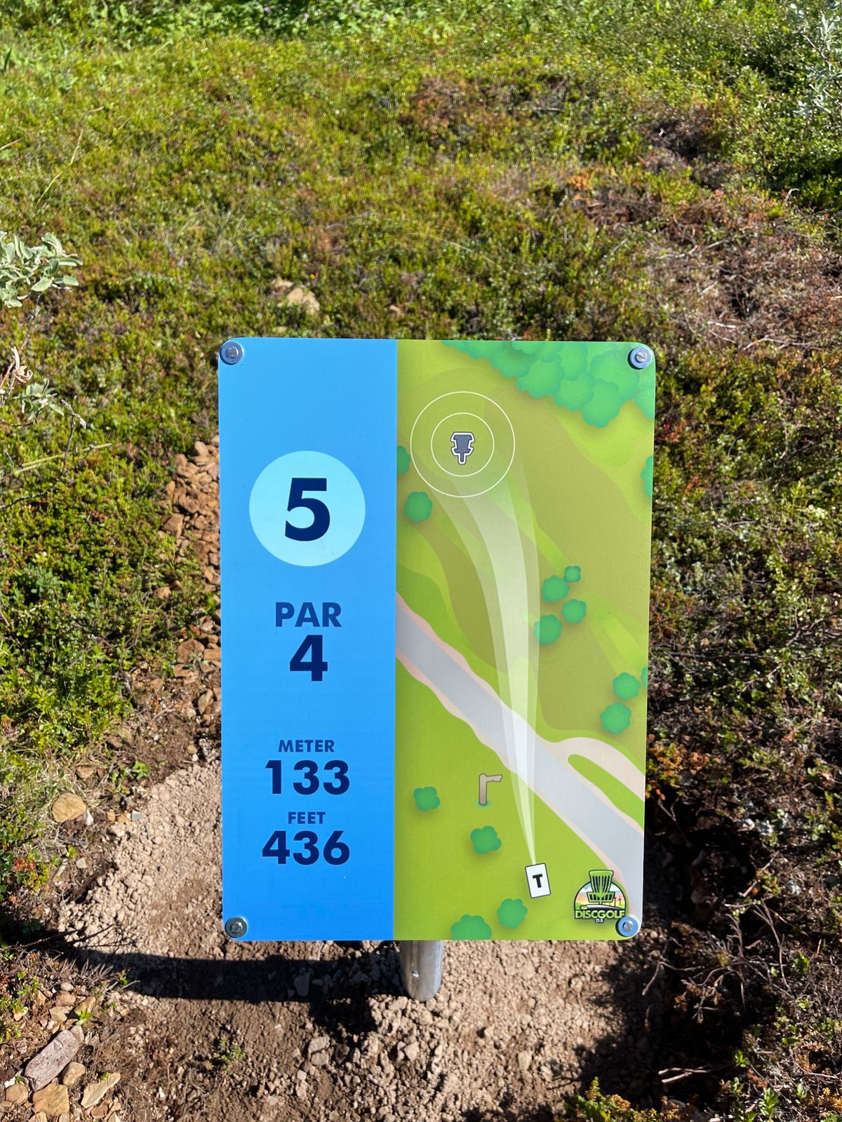 Teesign hull 5, eneste par 4 på banen