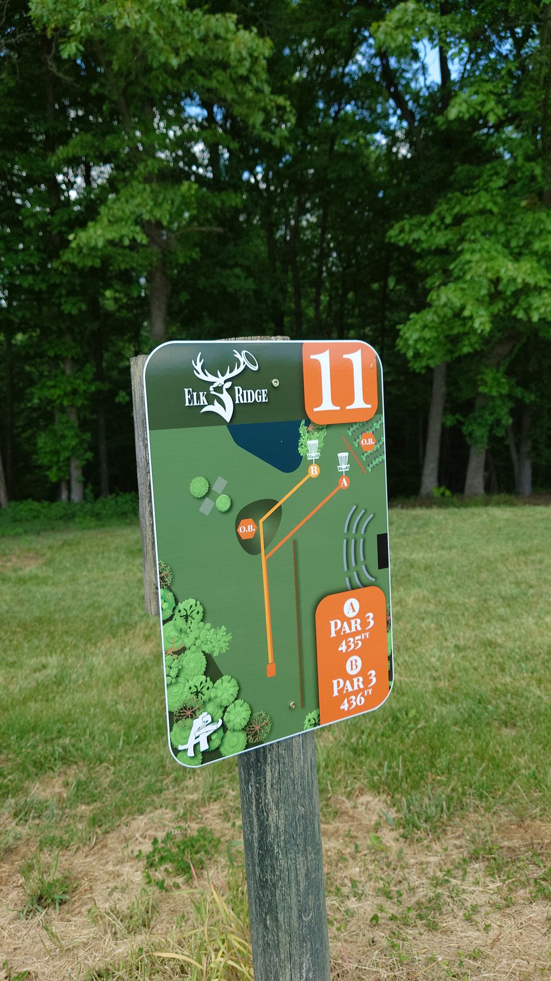 Hole 11 tee sign.