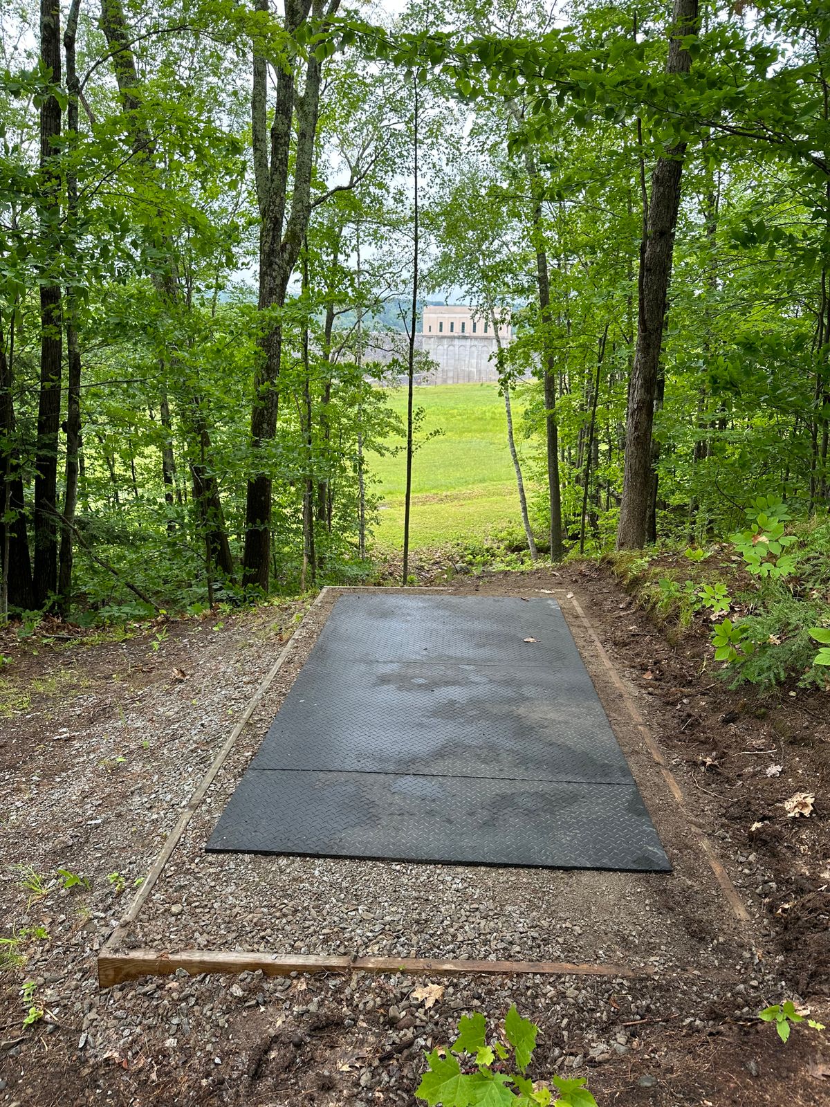 Hole B5 Tee