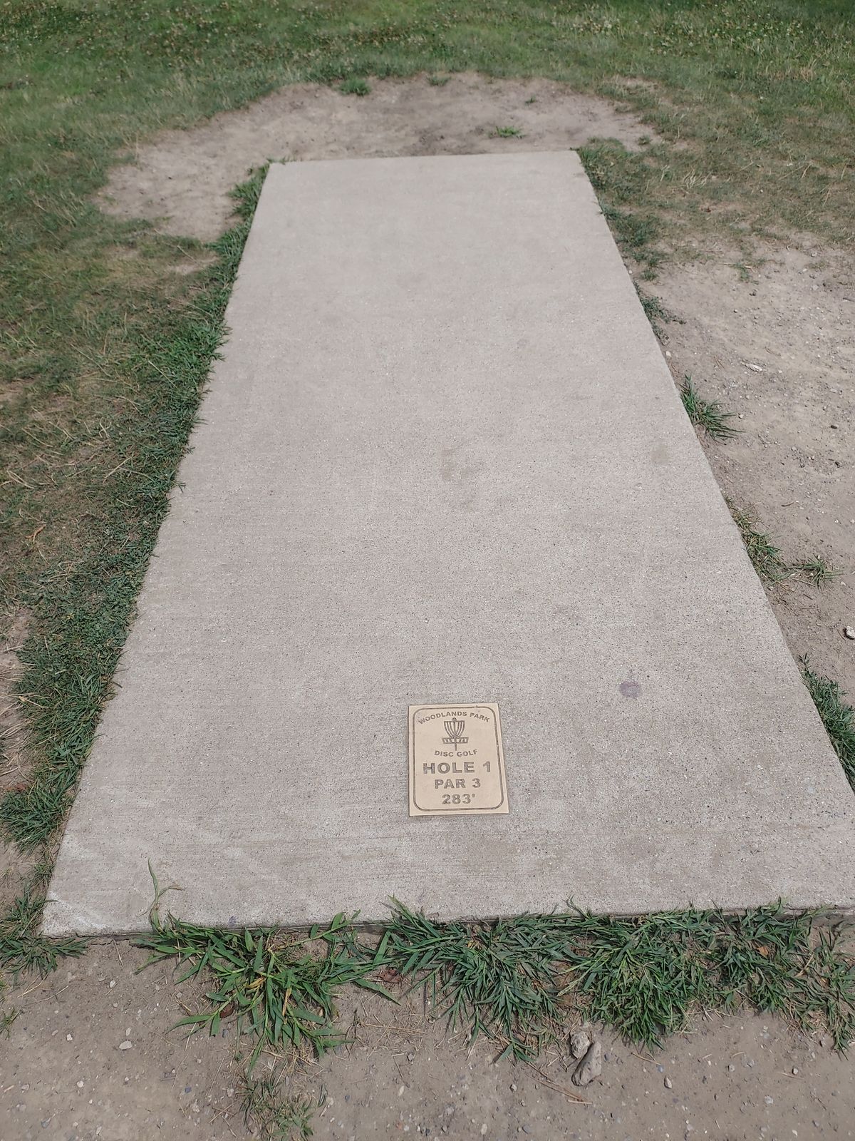 Hole 1 tee