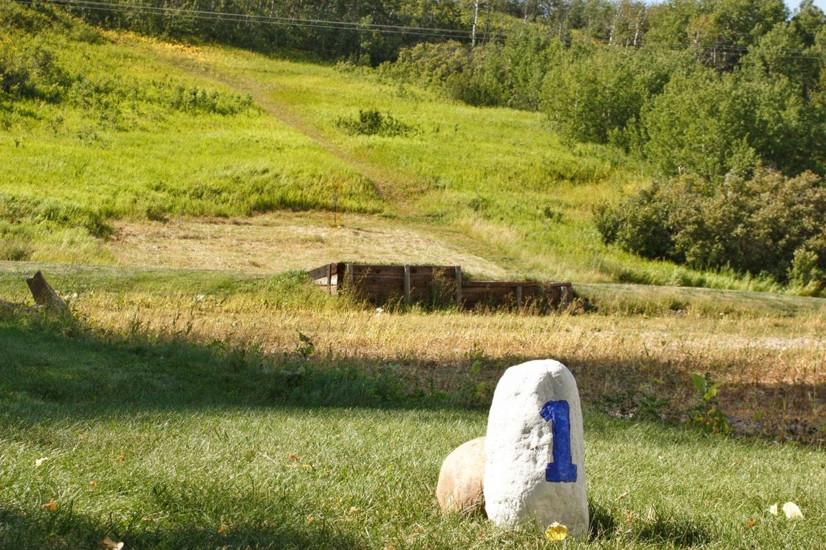 Tees marked by easy to see rocks
