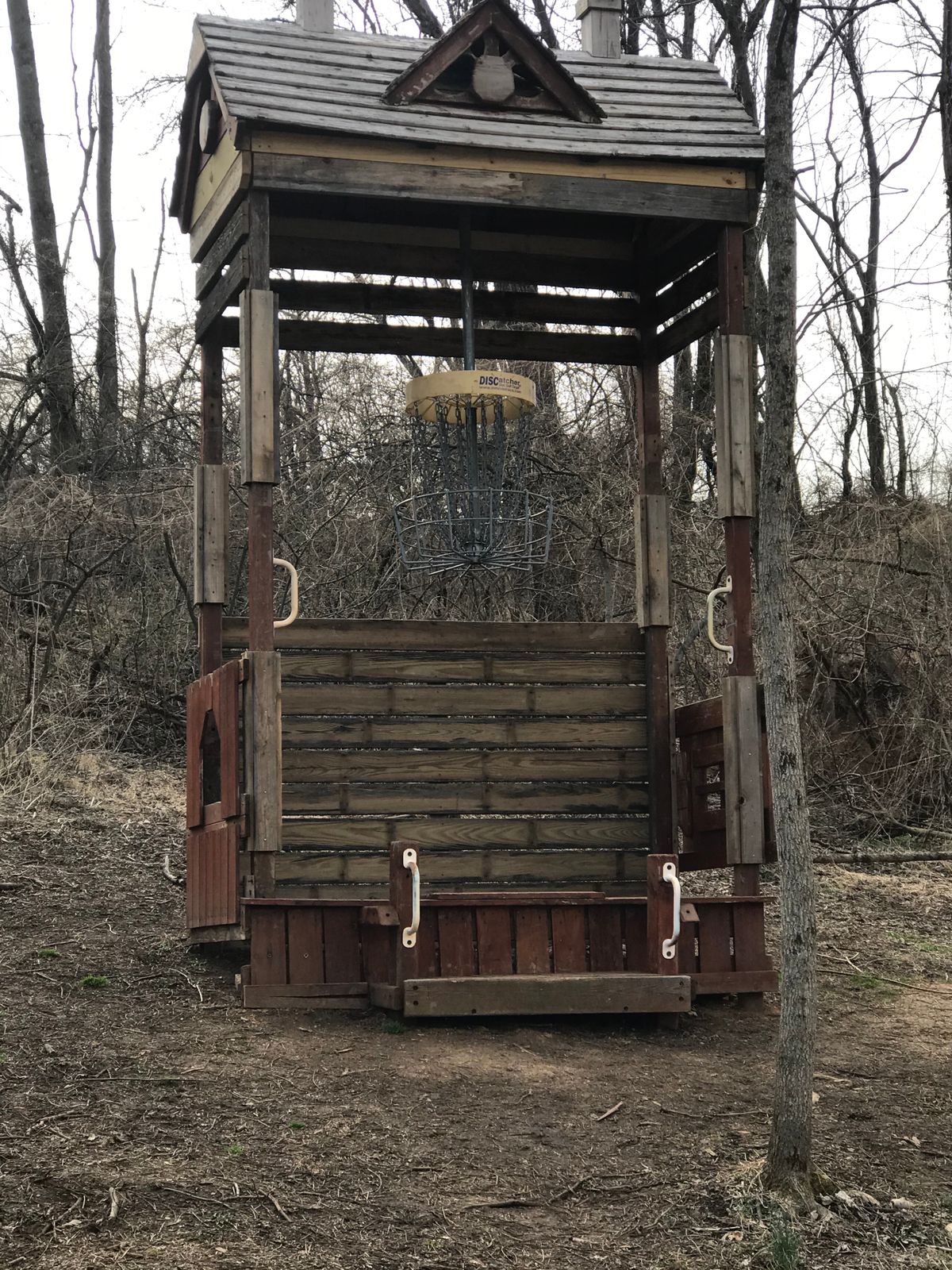 Hole 13. This one is short but challenging. Very high basket.