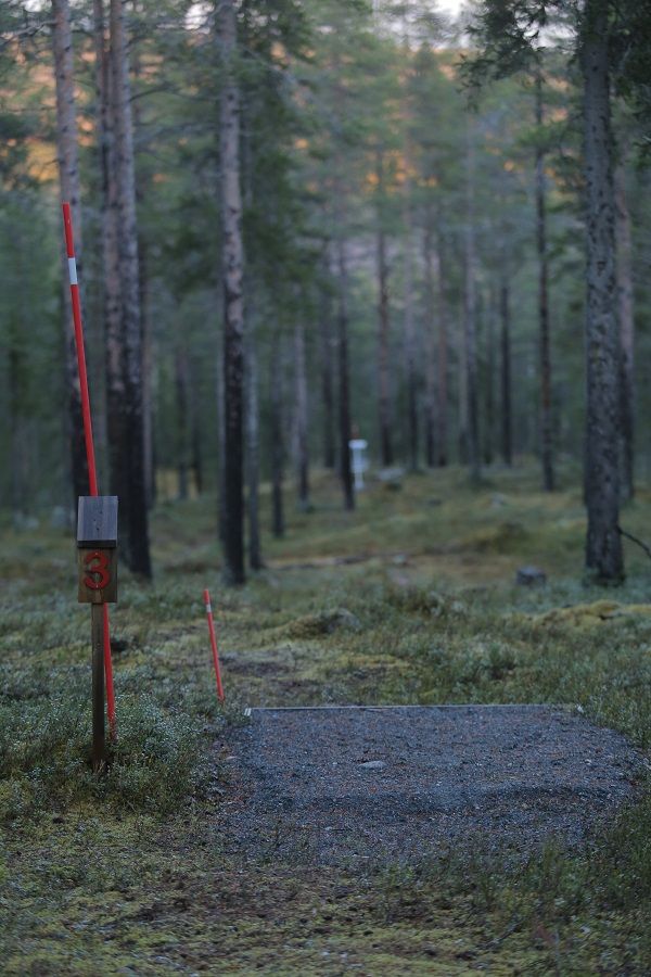 Röd tee på bana 3. Oktober 2024.