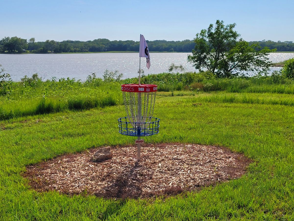 Hole 16: "Panoramic" green