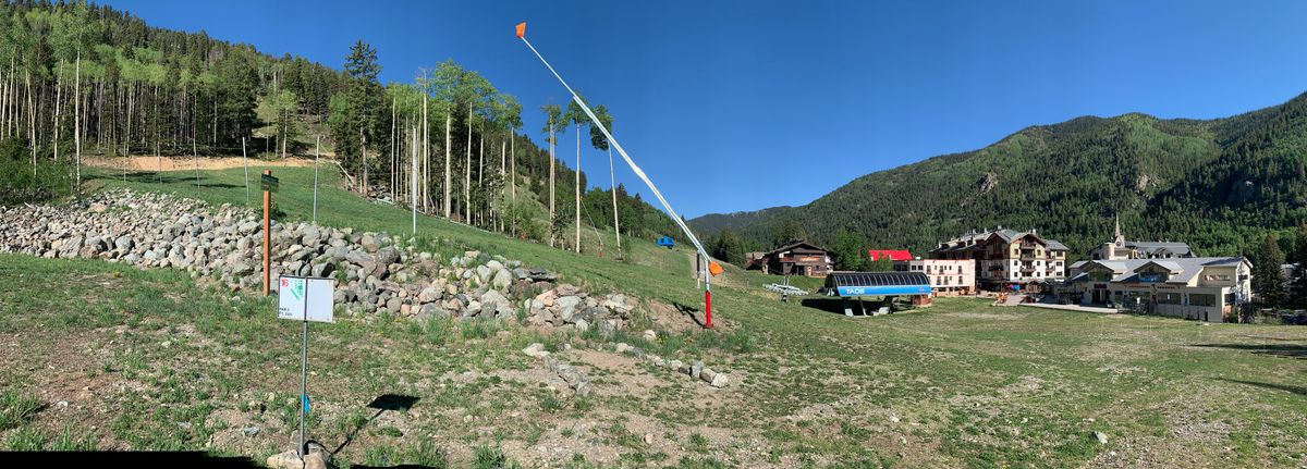 Tee 16, plaza is on the right. By Blake, Snakedance, Black Diamond Espresso.