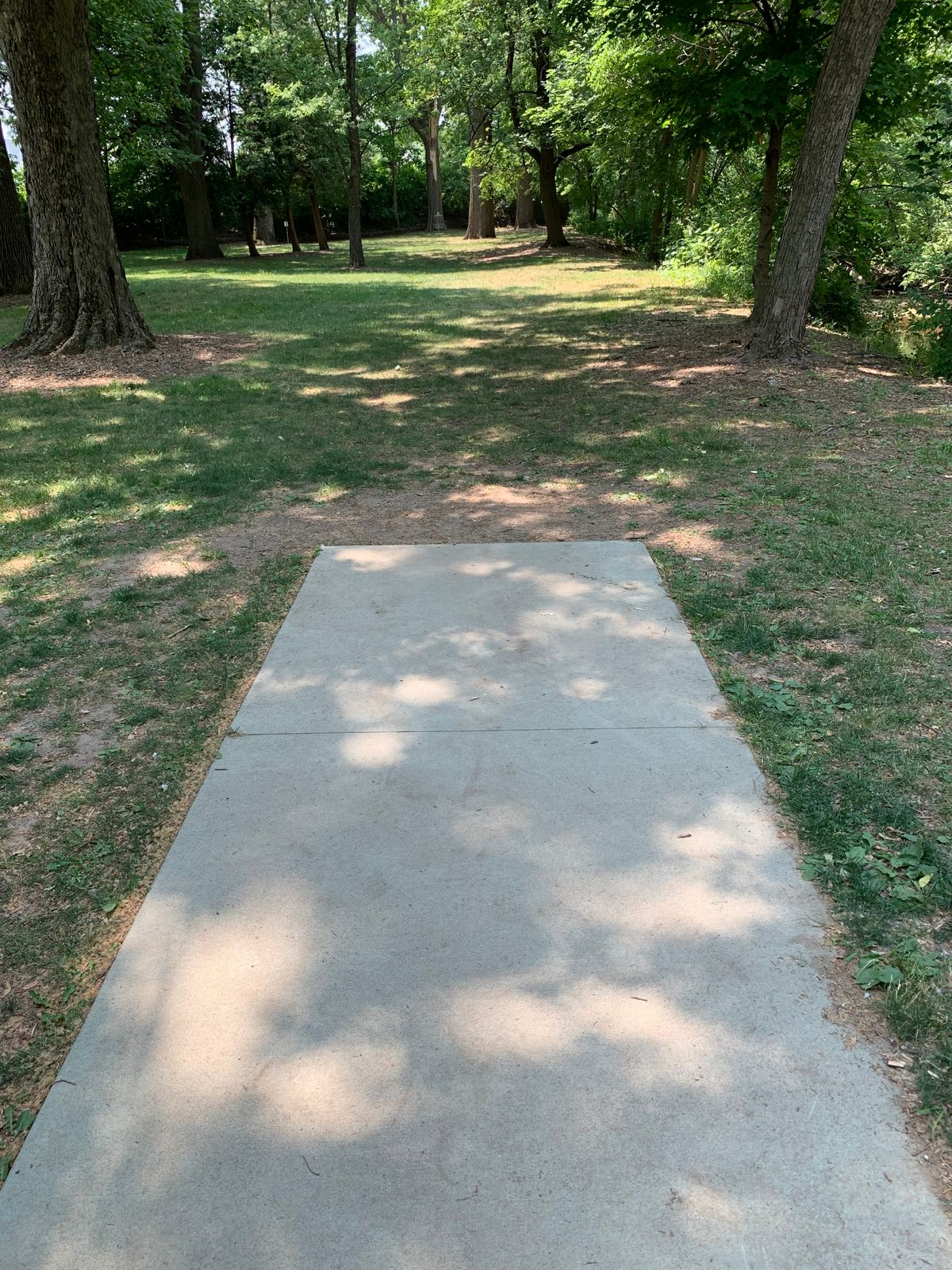 Tee station #2 has no signage as of 06/08/2023.