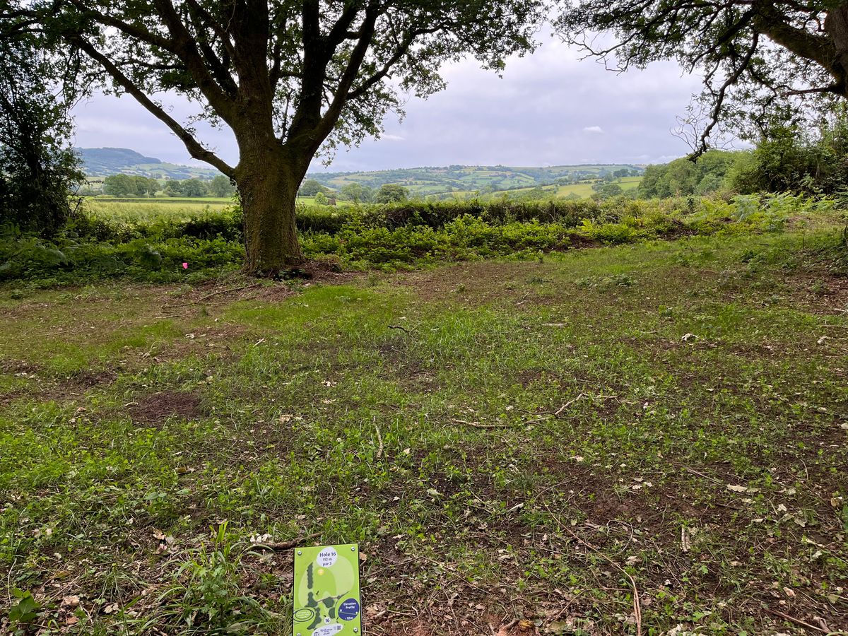 Hole16 white tee