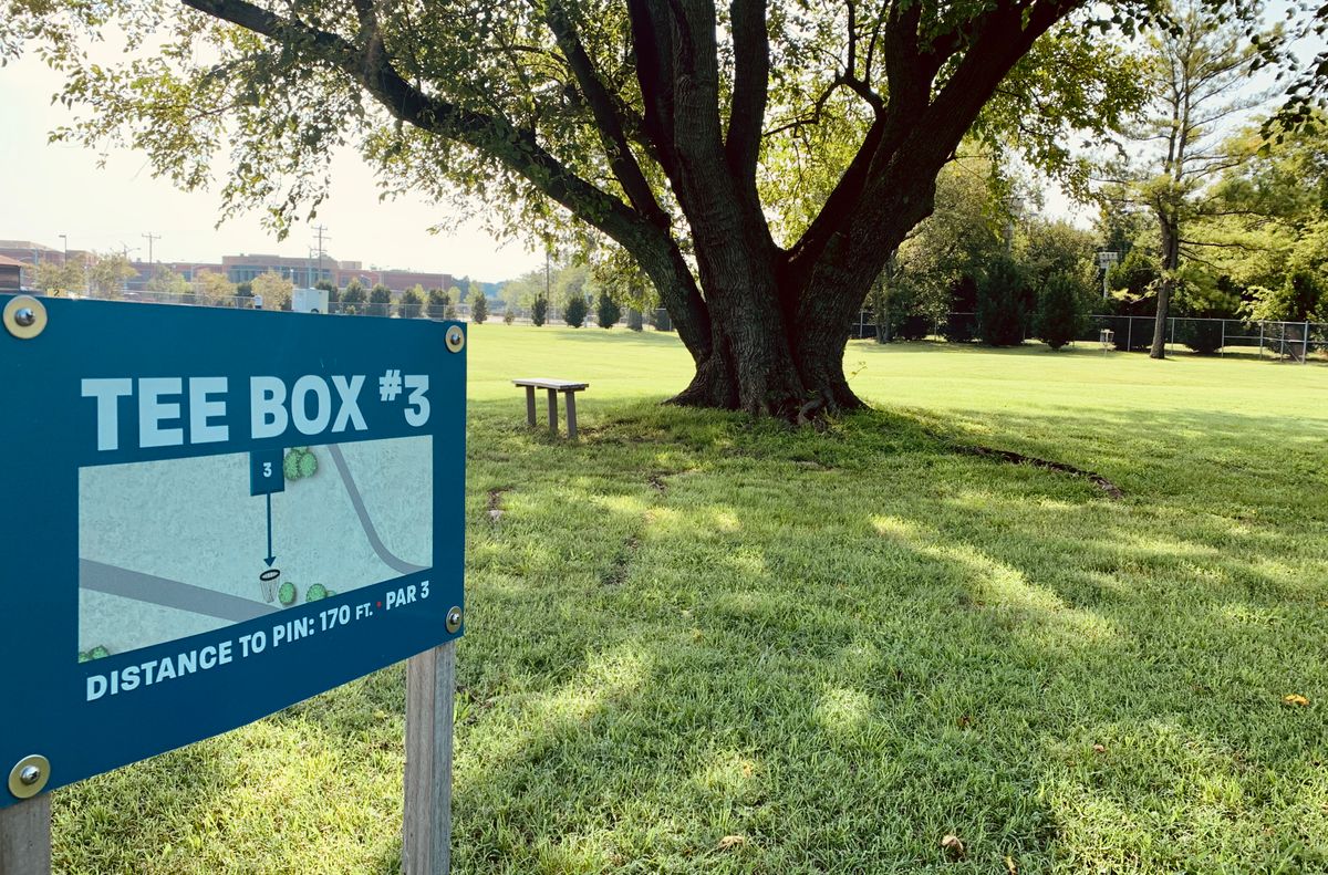 Low ceiling off the tee makes for confident throws!