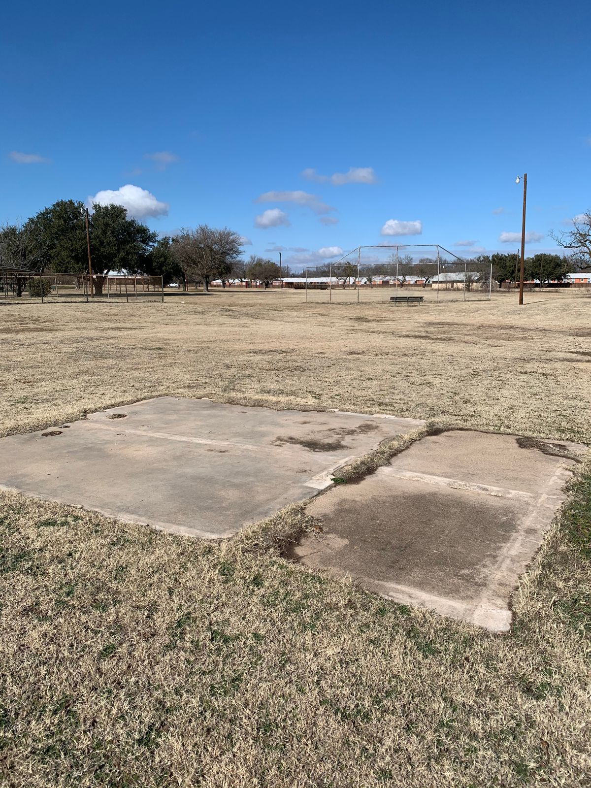 Hole 9 alternate pad