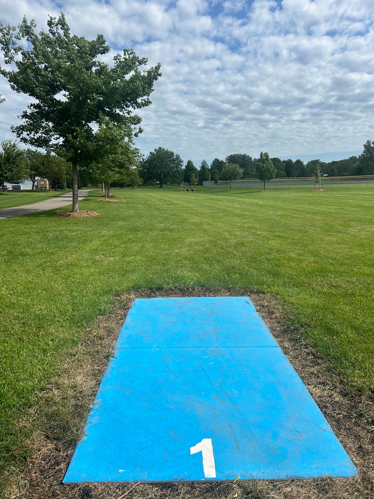 Hole 1 teepad