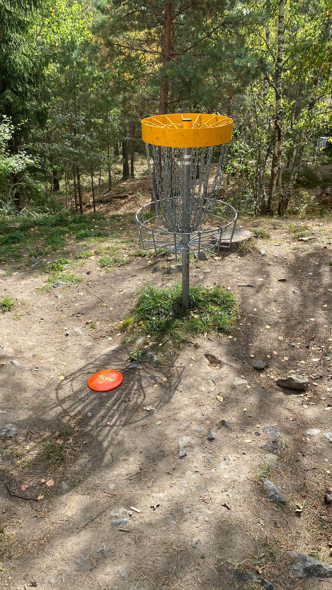 Parkerad. Parked. Aparcado. 停好.
Hål 14. Hole 14. Hoyo 14. 第14洞.