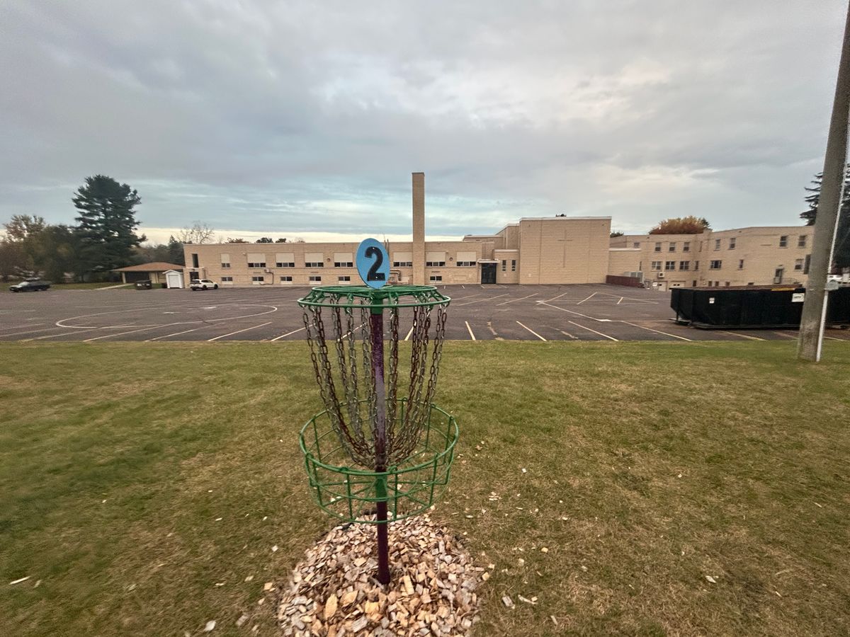 Hole 2 basket
