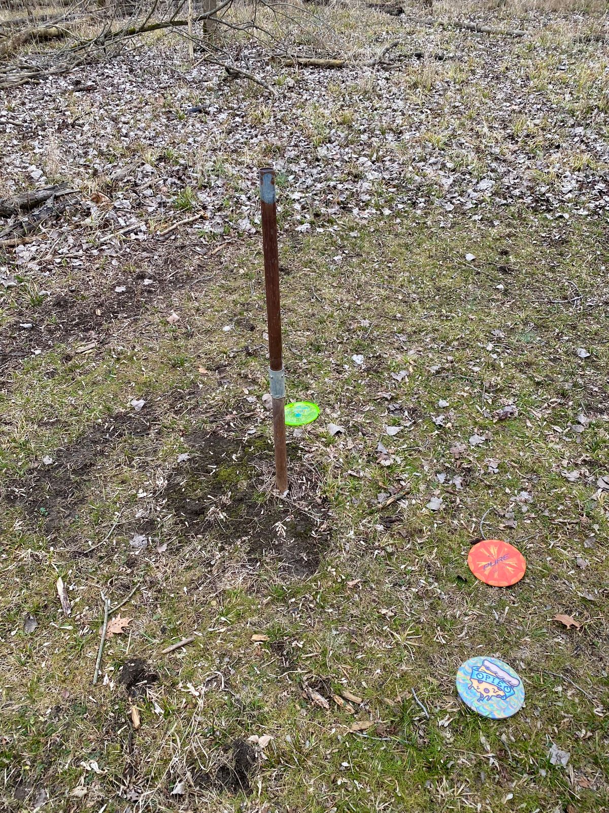 Unlucky hole 13 is missing the majority of its basket. Played tone the pole for scoring.