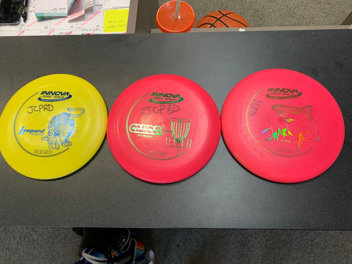 They have Discs you can rent Inside the recreation building. Beginner discs, just ask at desk
