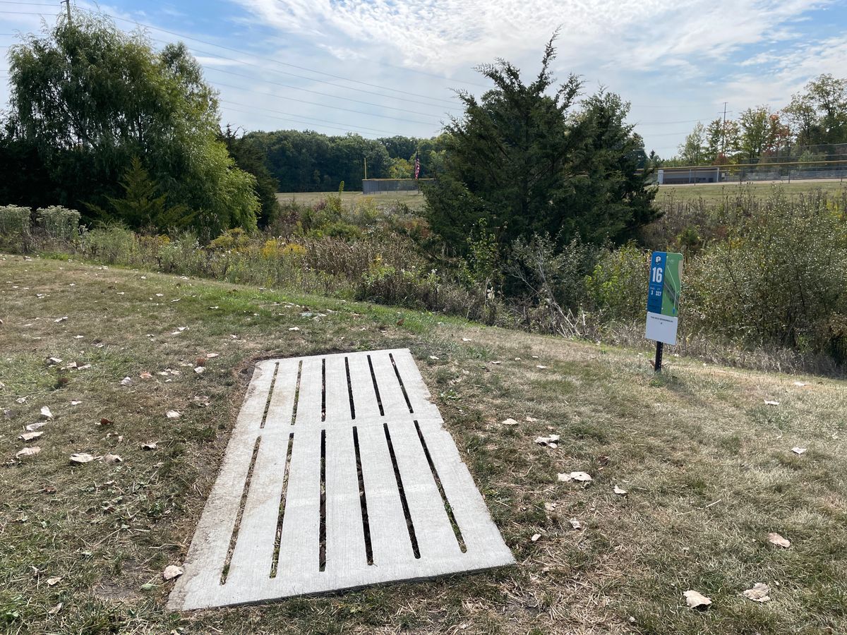 Hole 16 tee-pad