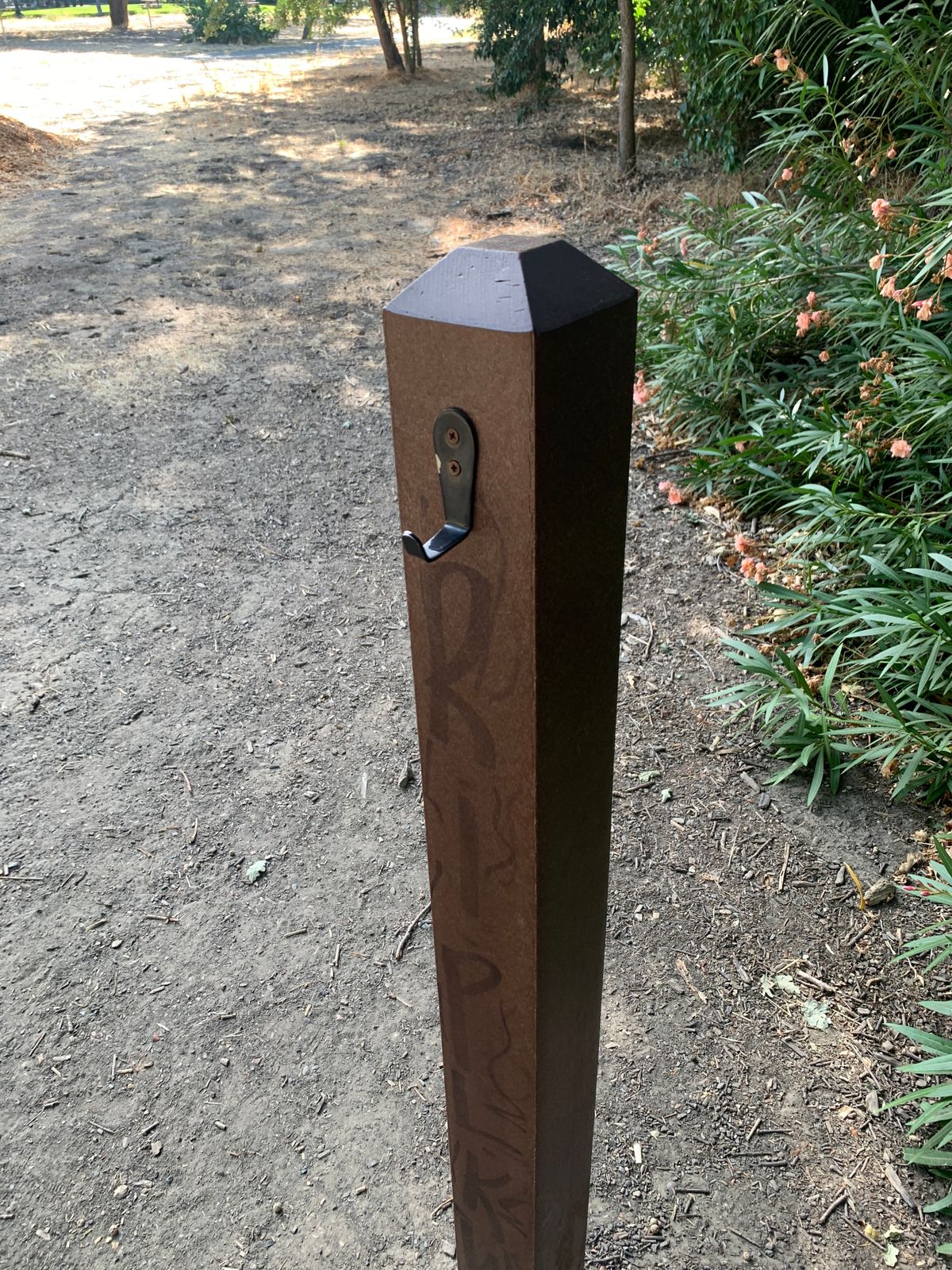 Bag hooks at all tees