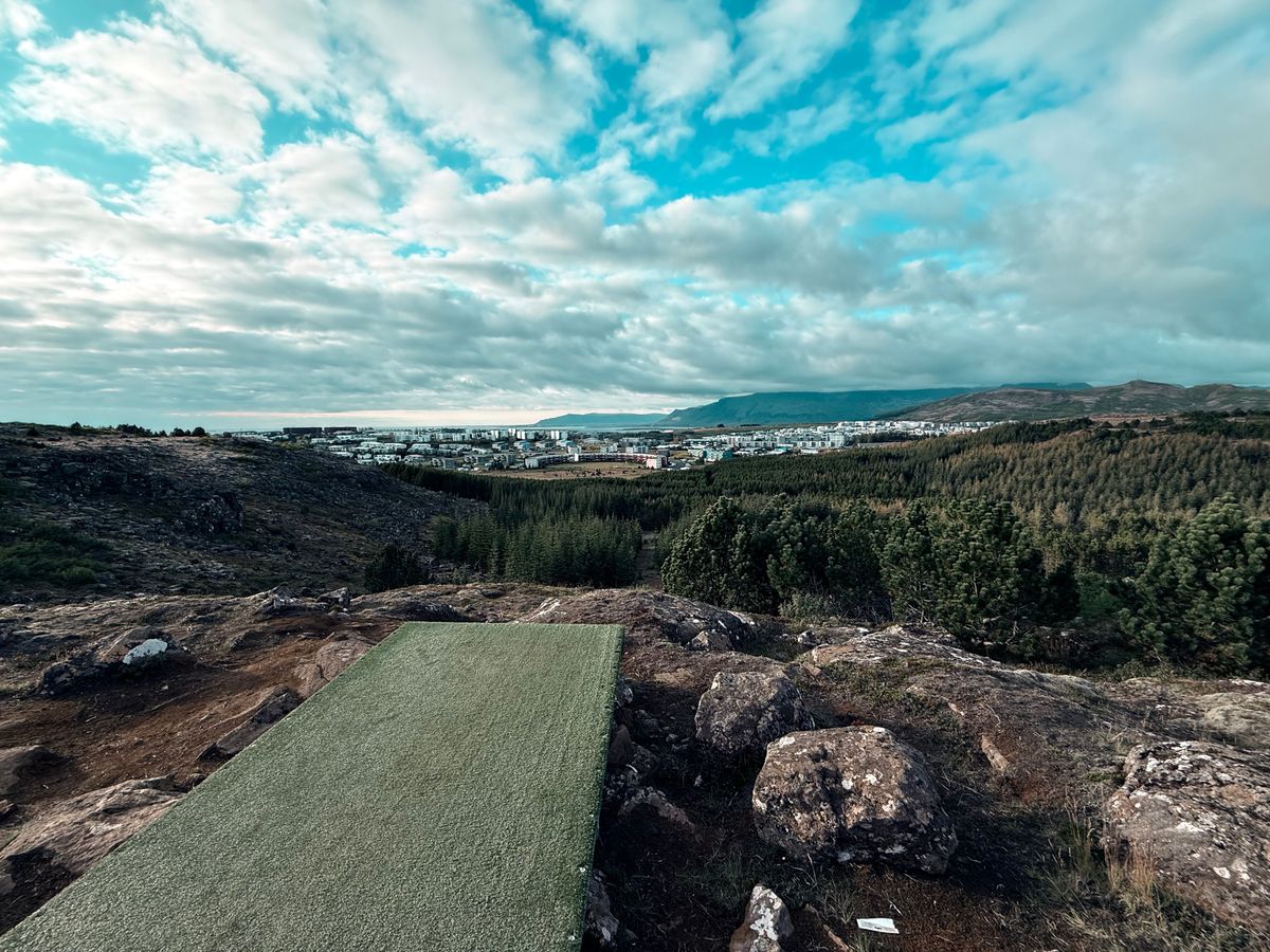 Absolute stunner hole. Better miss the trees! 🙂