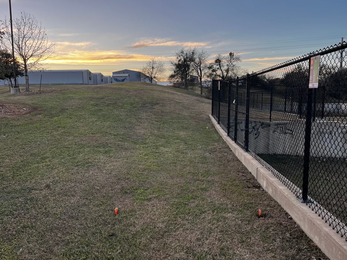 Hole 9 Raven Tee