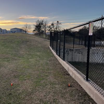 Hole 9 Raven Tee