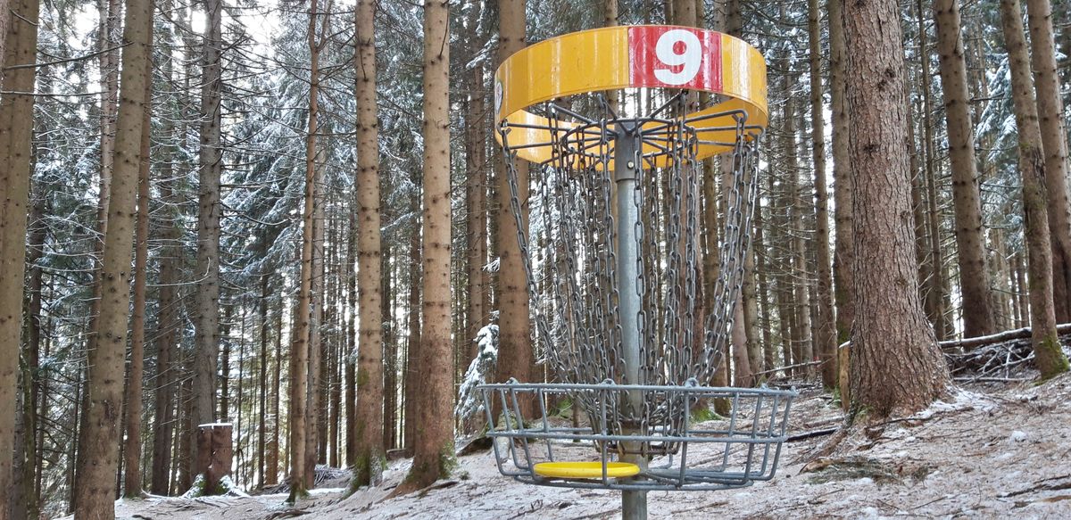 Short winter course... all holes less than 40m but mind those trees!