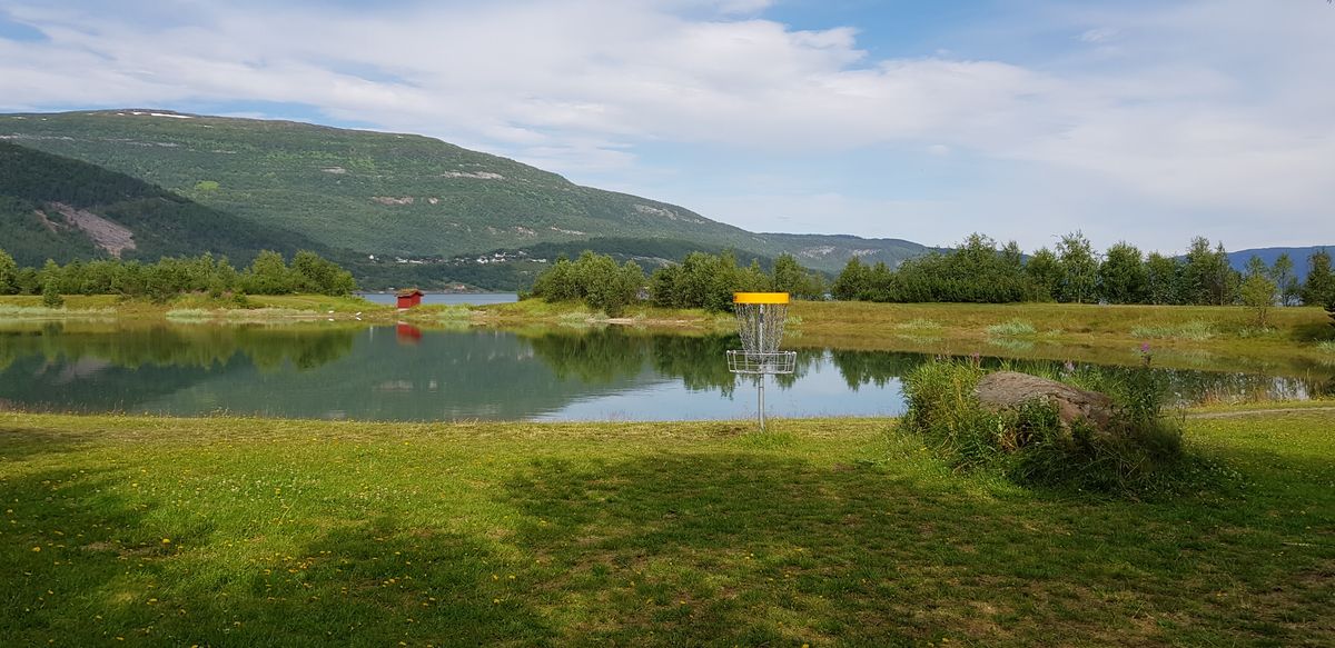 8th tee and the water hazard