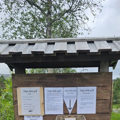 Info og tee til hull 1