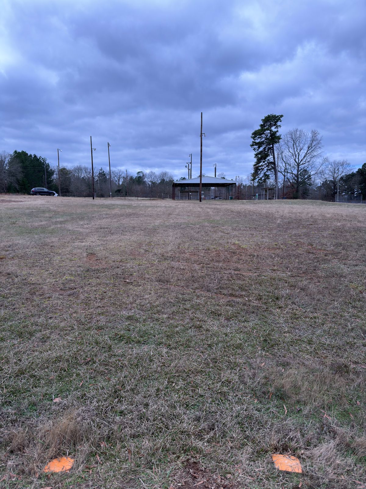 Hole 2, basket straight ahead