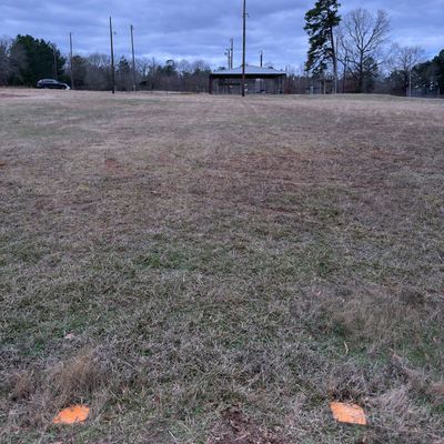 Hole 2, basket straight ahead