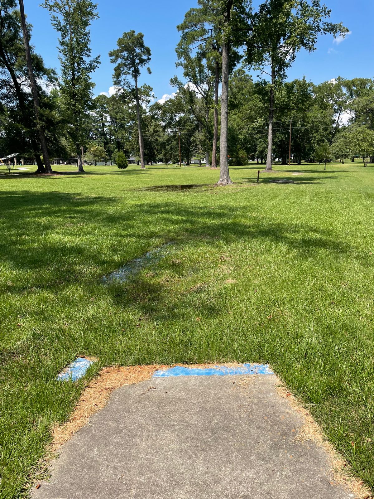 From the White Tee. Note there is no white post as it was lost/stolen plz play from the Blue concrete pad