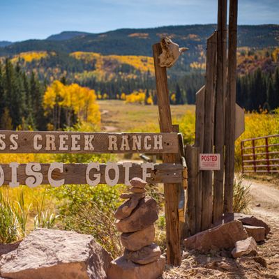 Course entrance sign

📸: Kevin Banker || Banker Cinefoto || September 2020