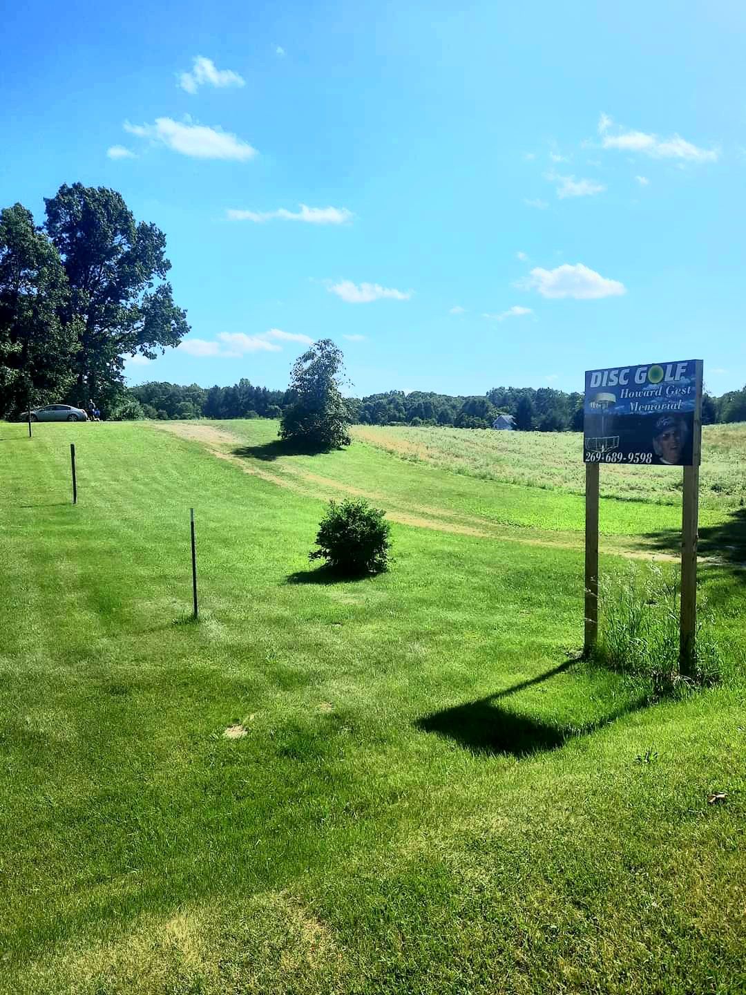 Entrance to the course.
